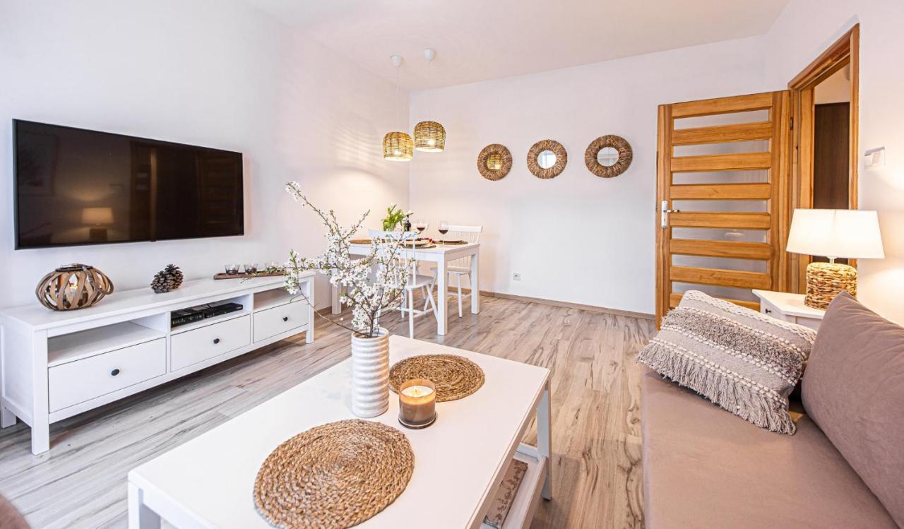 No 6 - Apartment *