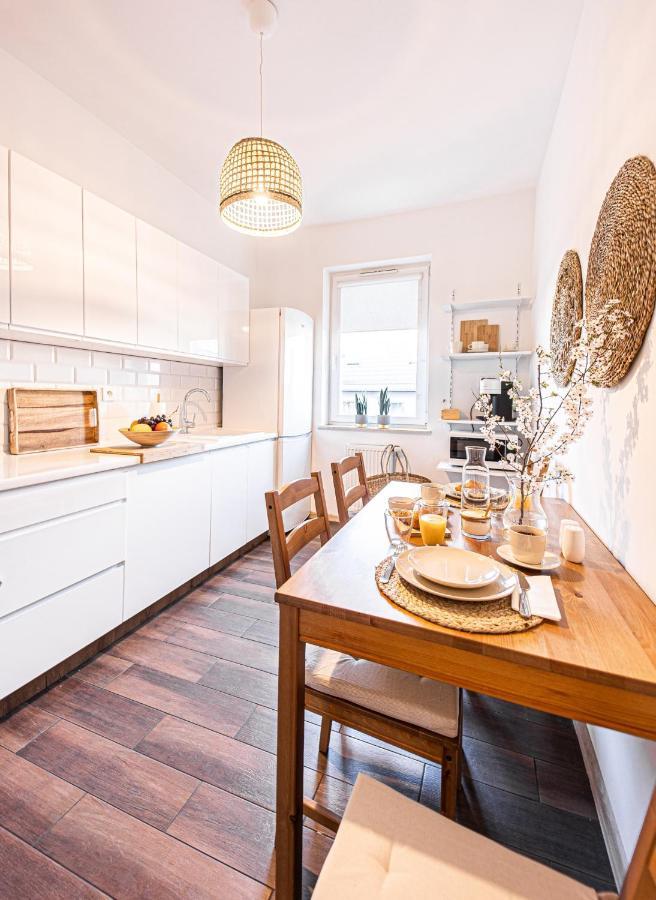 Apartment No 6 -